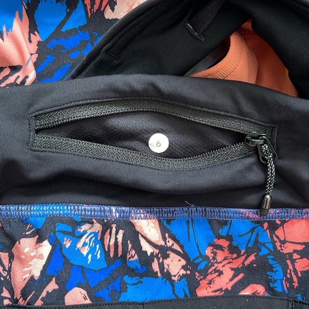 Lululemon short 6 - Picture 4 of 5